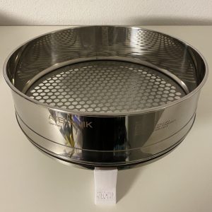 300 mm Analysensieb mit Rundlochung 10mm